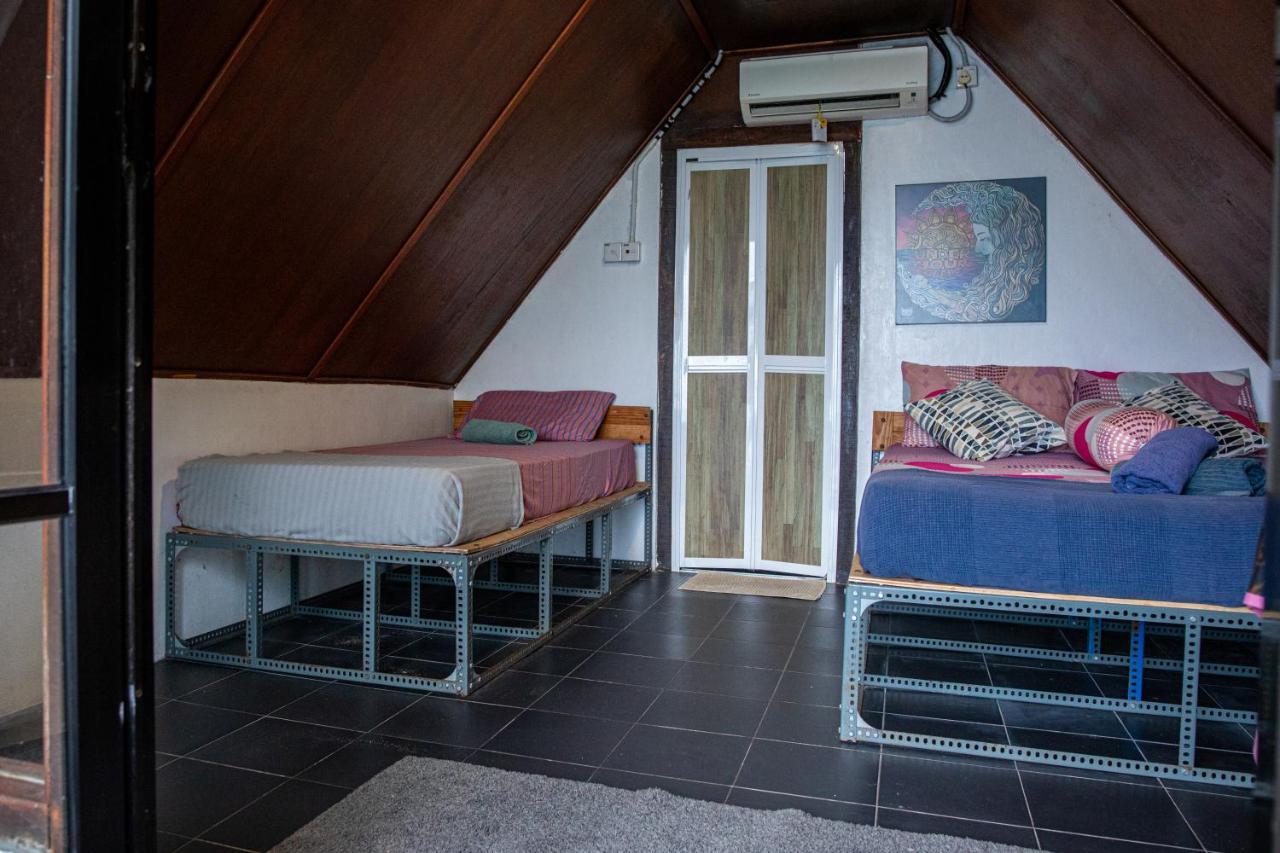 Tioman Cabana Bed & Breakfast Kampong Ayer Batang Buitenkant foto